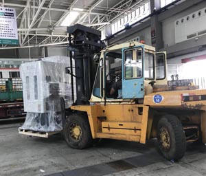 大型機床設備安裝現場